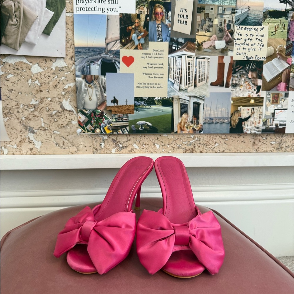 Elegant Pink Bow Heeled Sandals